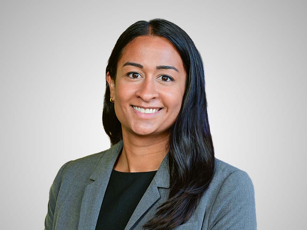 Aparna Srinath headshot